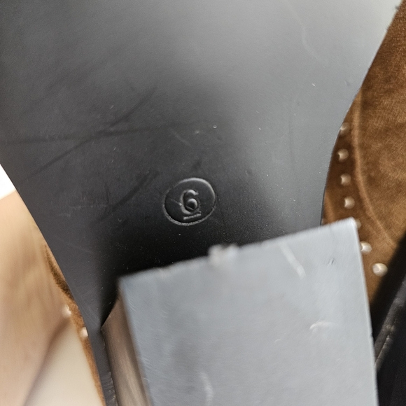 Seven7 Dallas ankle boots size 6 faux suede stud detail buckle western NWT - Picture 14 of 15